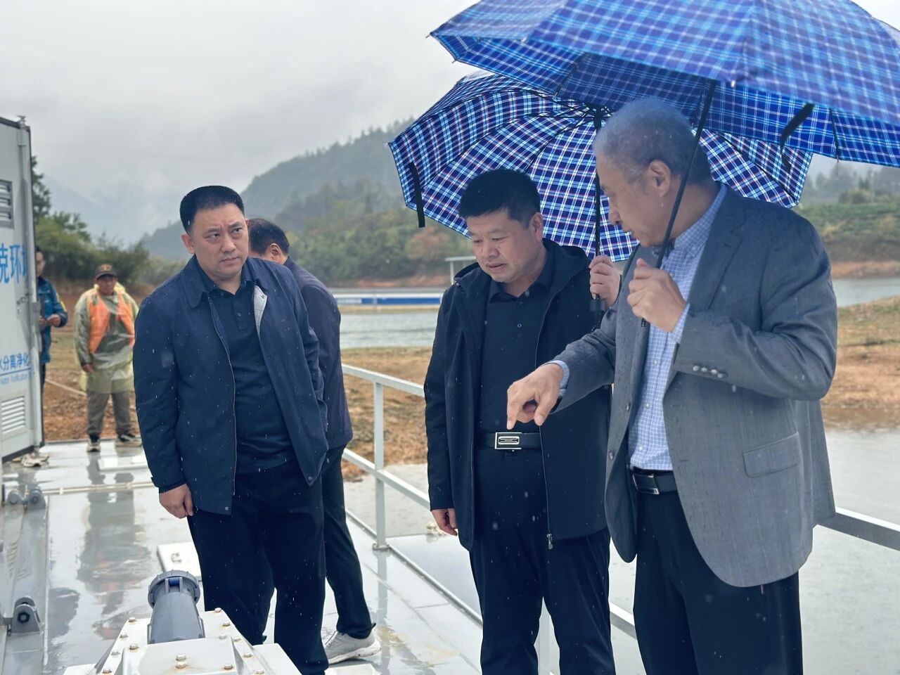 威海市文登区委常委、副区长刘希杰率队考察黄山丰乐水库项目