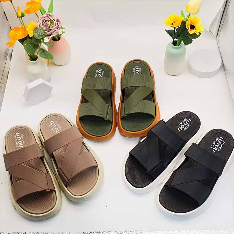 1767755638937478.jpg 雅购特拖鞋