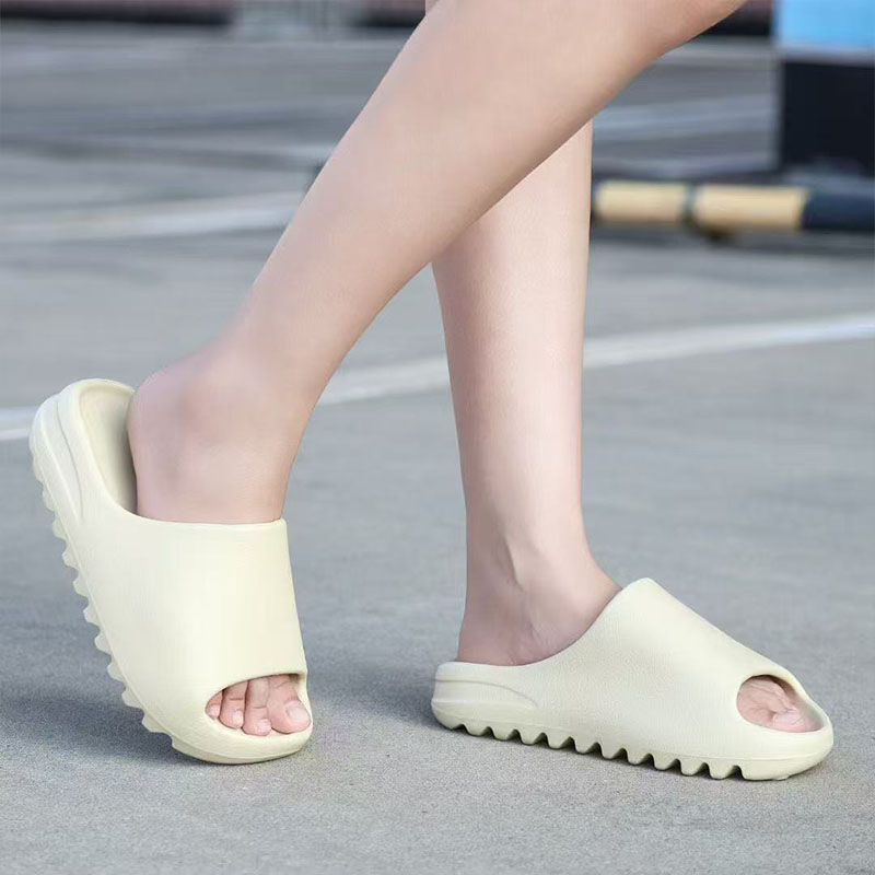 1767928746941482.jpg 雅购特拖鞋