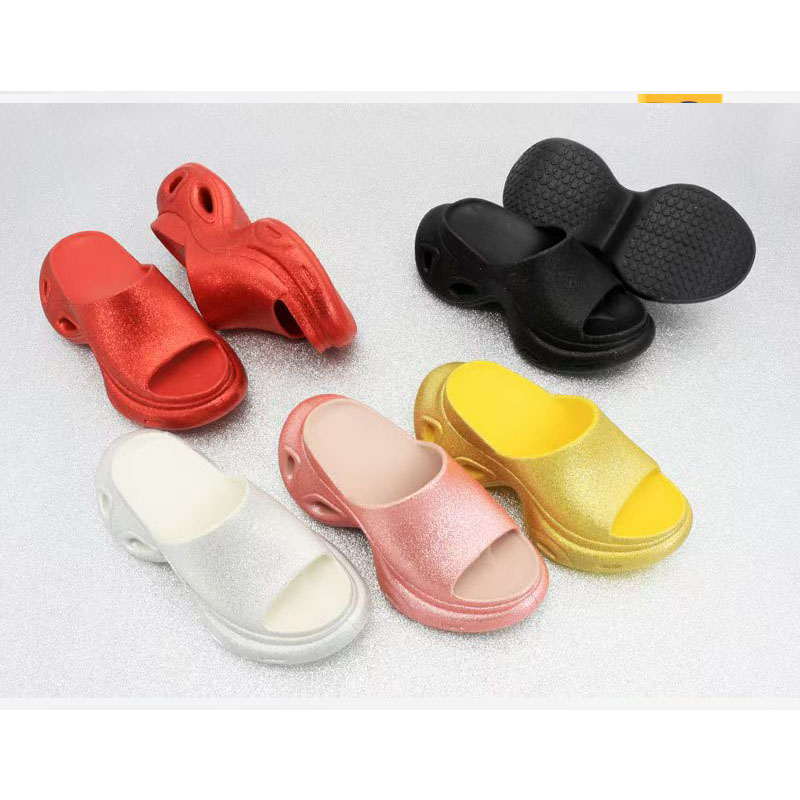 1768038374179210.jpg 雅购特拖鞋