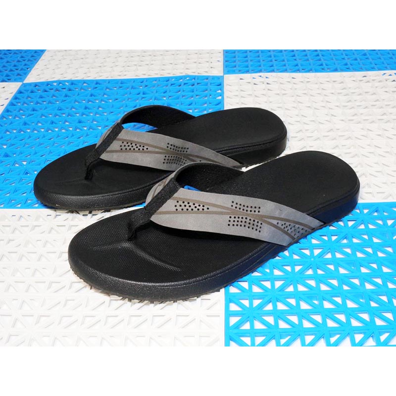 1768185986483032.jpg 雅购特拖鞋