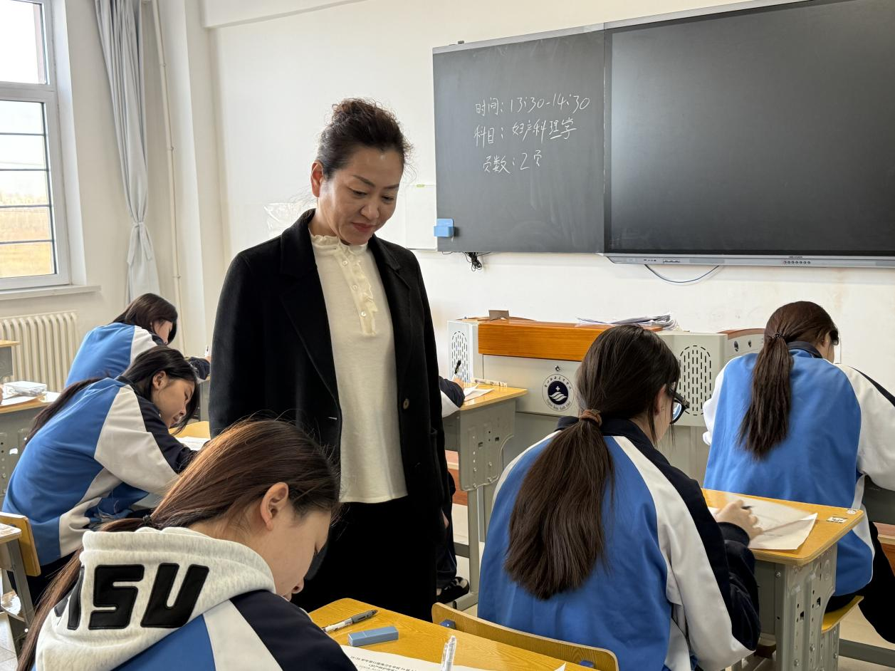 营口渤海卫生学校