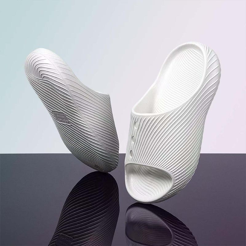 1768354734271235.jpg 雅购特拖鞋