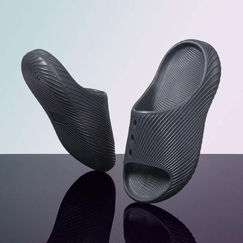 1768354734480769.jpg 雅购特拖鞋