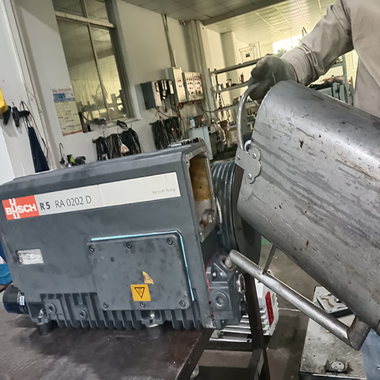 普旭真空泵维修