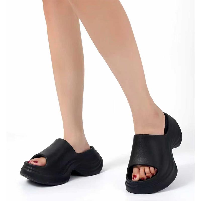 1768439222318540.jpg 雅购特拖鞋