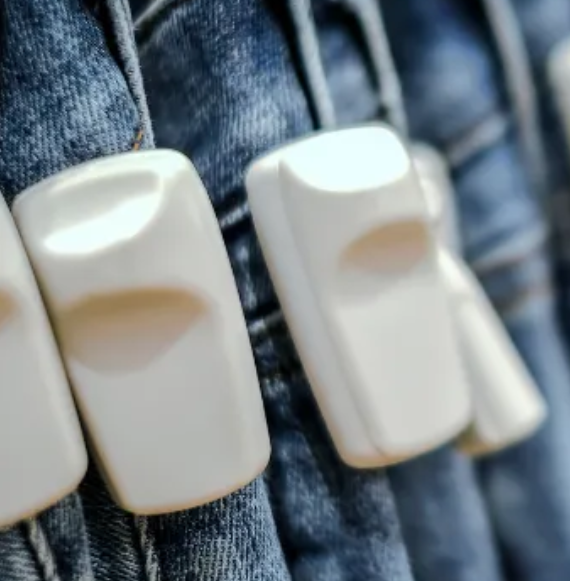 不同类型的安全和防盗标签