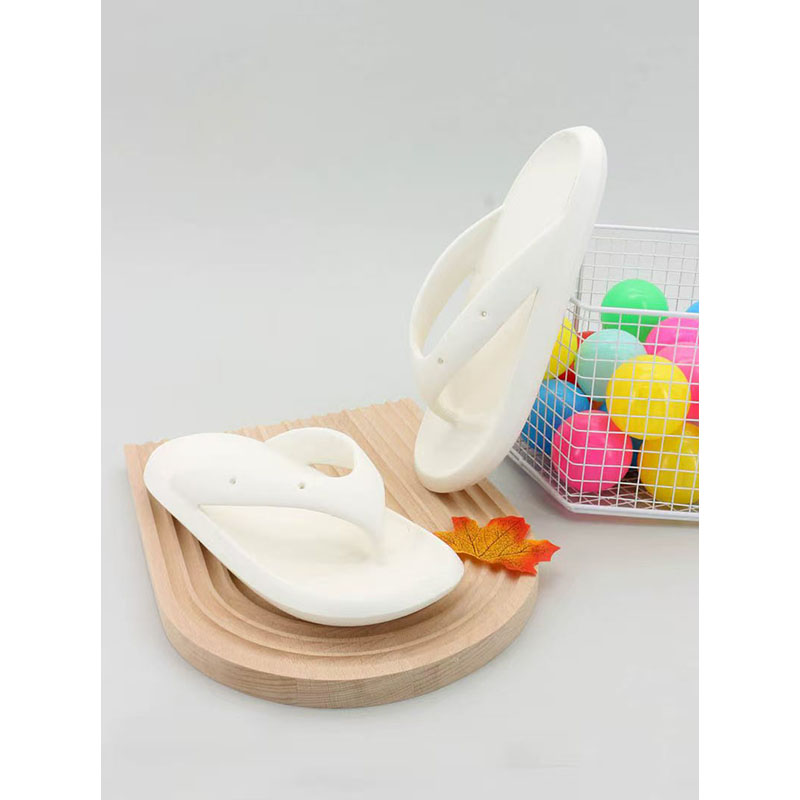 1768814719623245.jpg 雅购特拖鞋