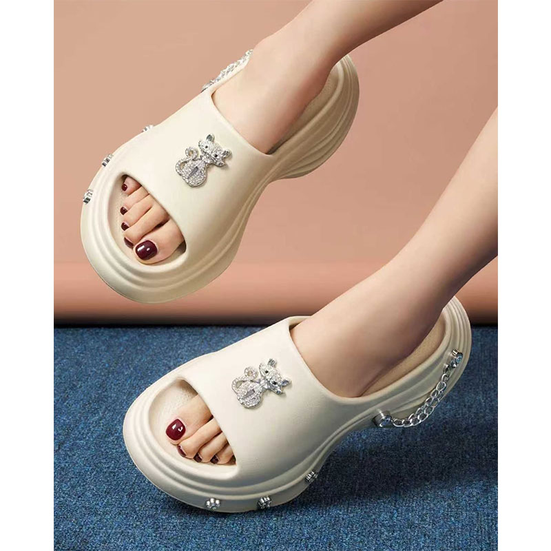 1768983483453313.jpg 雅购特拖鞋