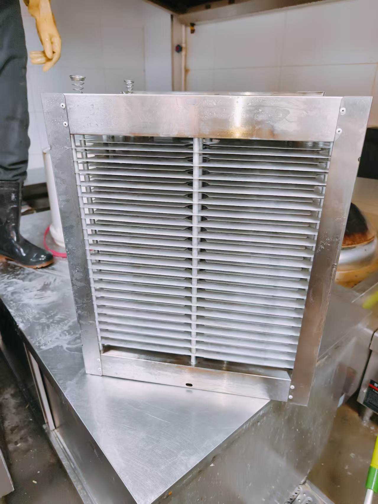 1769491591811378.jpg 排油烟系统清洗