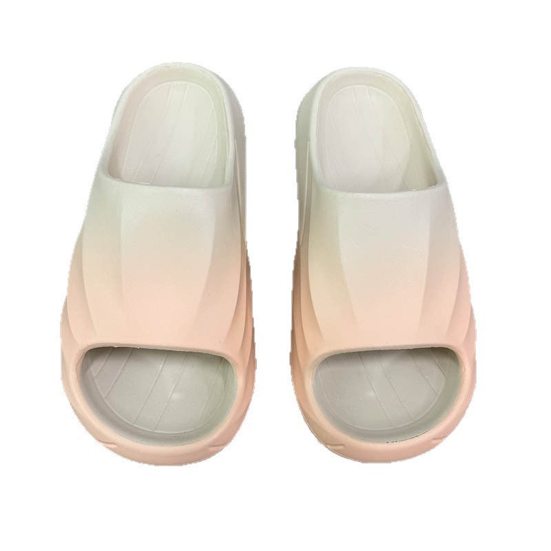 1769655137618752.jpg 雅购特拖鞋