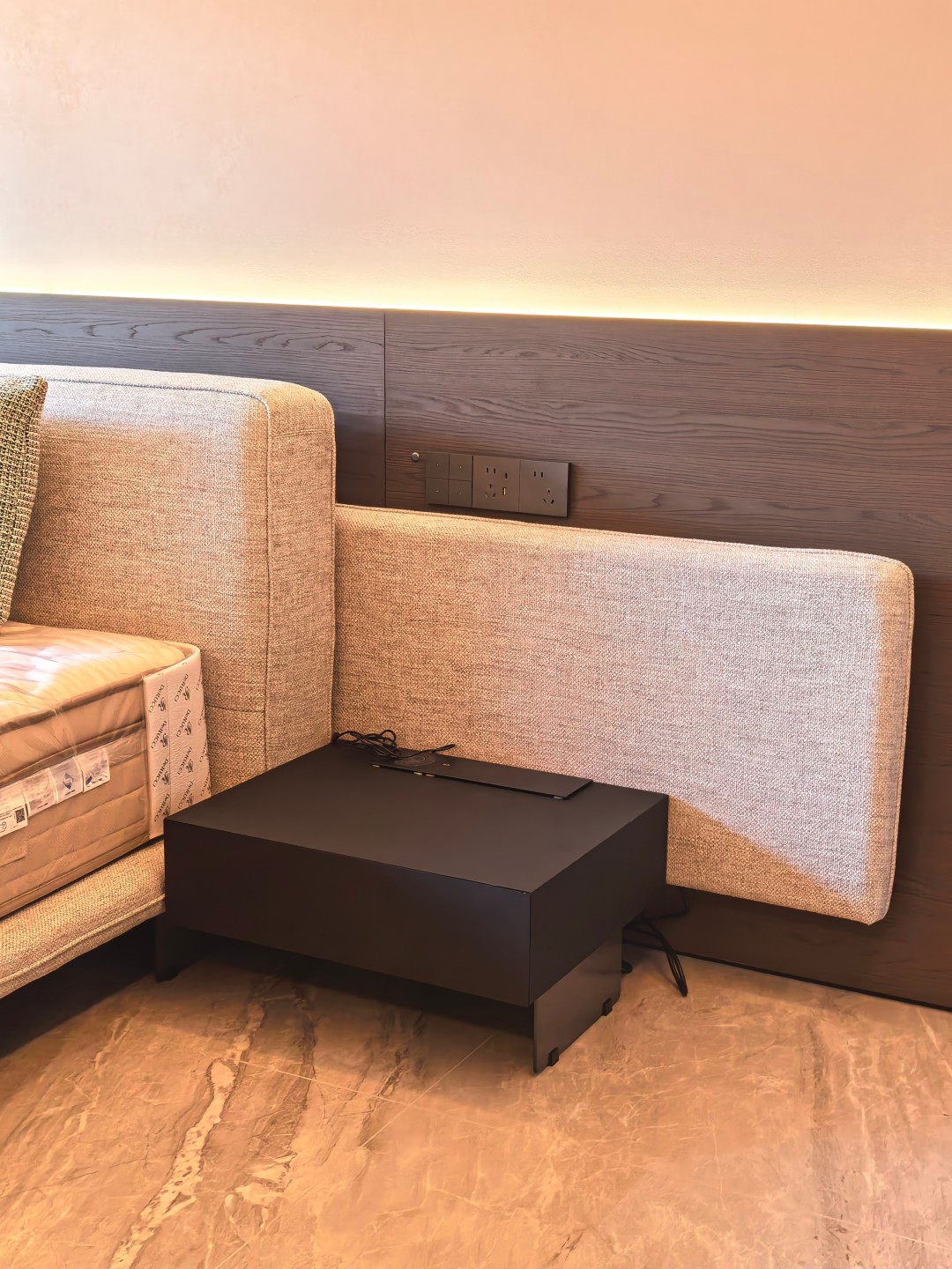 佛山市吉吉菲尚家具有限公司