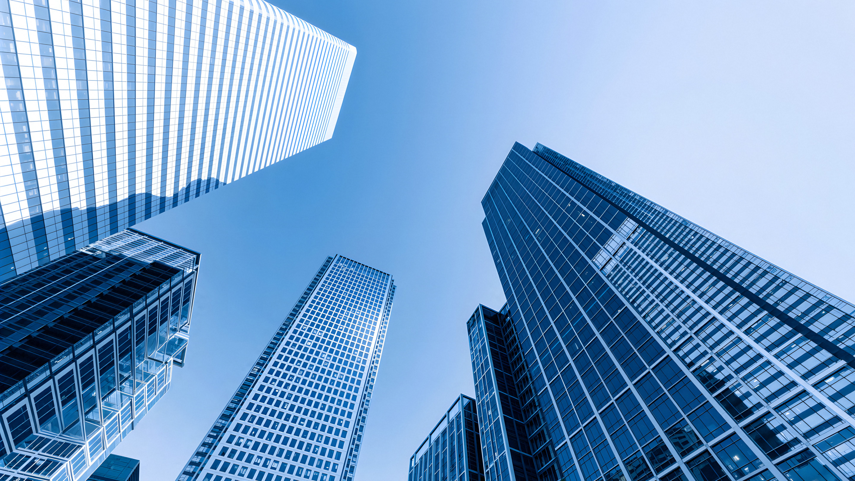 1770282393442603.jpg 花瓣素材_常规内容-建筑系列仰拍玻璃写字楼天空一角_194212296.jpg