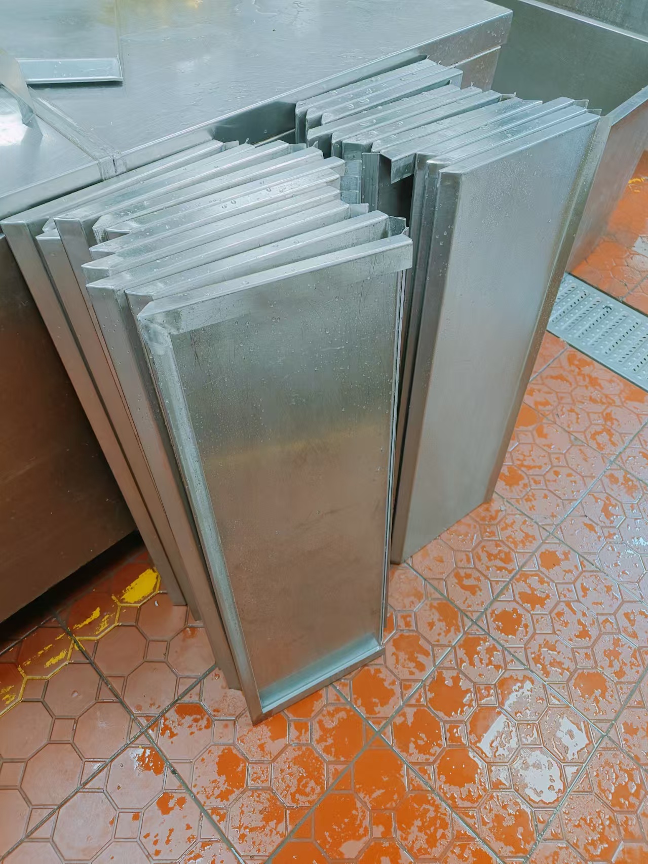 1772074405673928.jpg 排油煙系統清洗