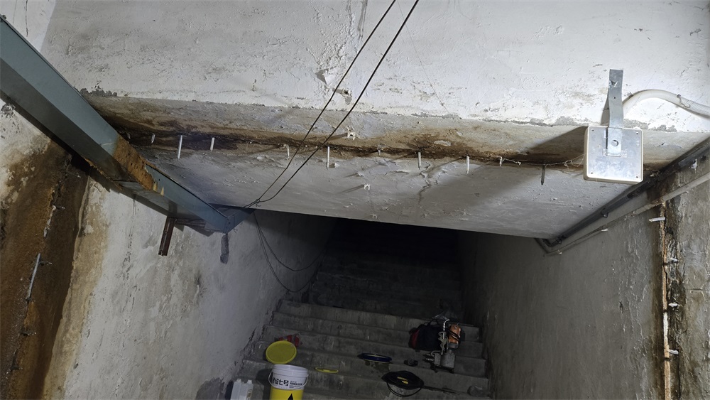 地下室廊道裂缝漏水维修