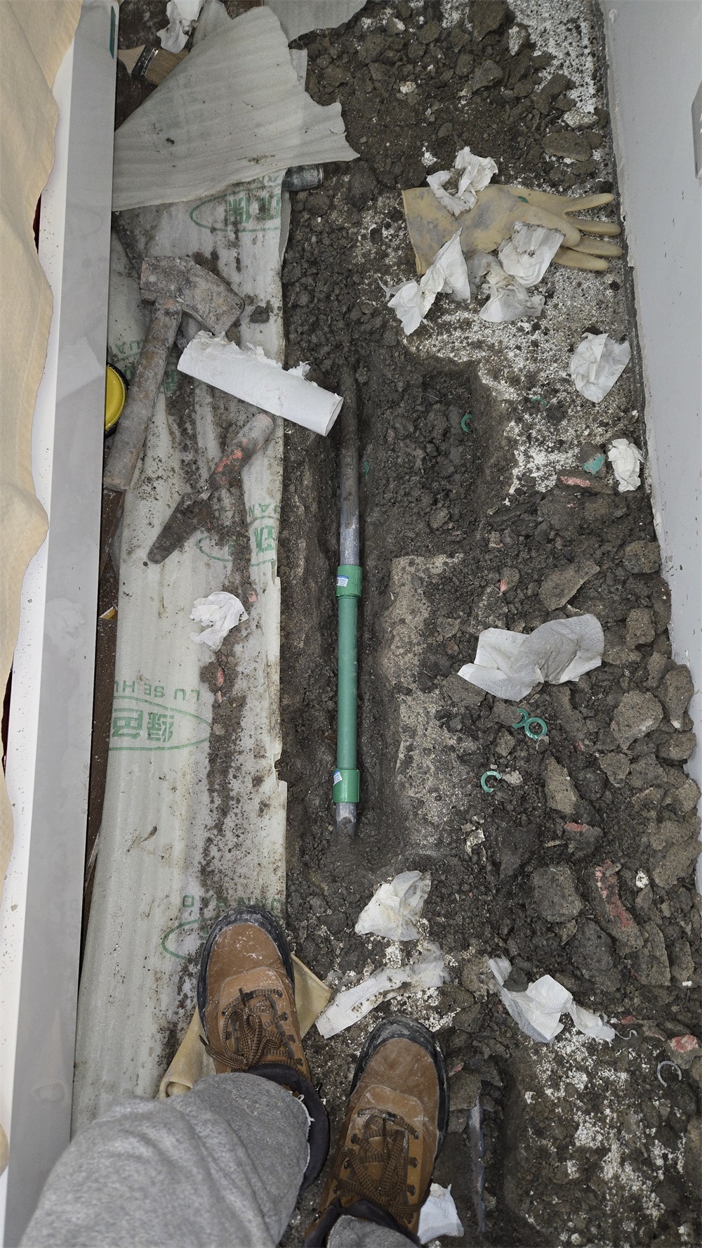 卫生间门口渗水微创维修