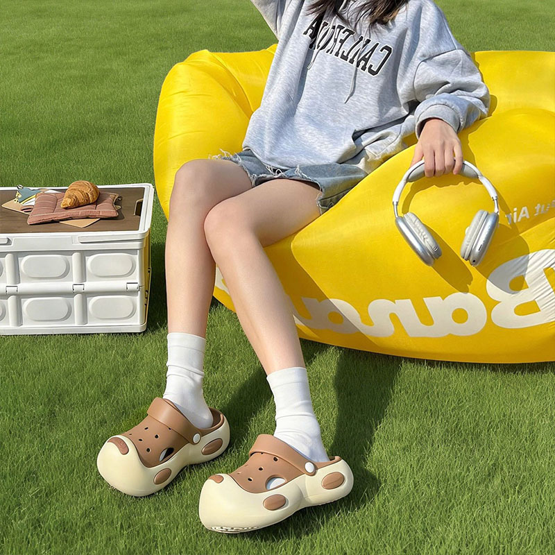 1773106185439052.jpg 雅购特拖鞋