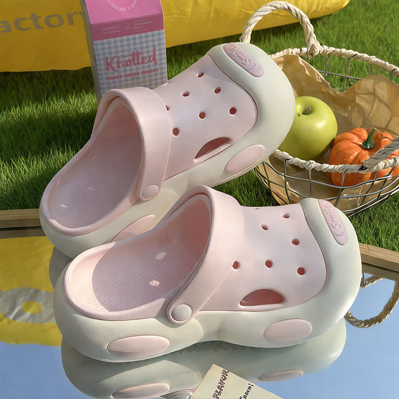 1773106185980643.jpg 雅购特拖鞋