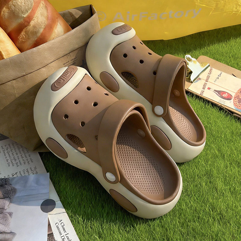 1773106186673557.jpg 雅购特拖鞋