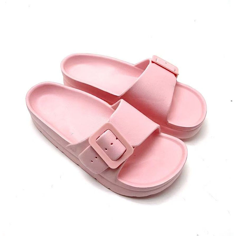 1773107939947097.jpg 雅购特拖鞋