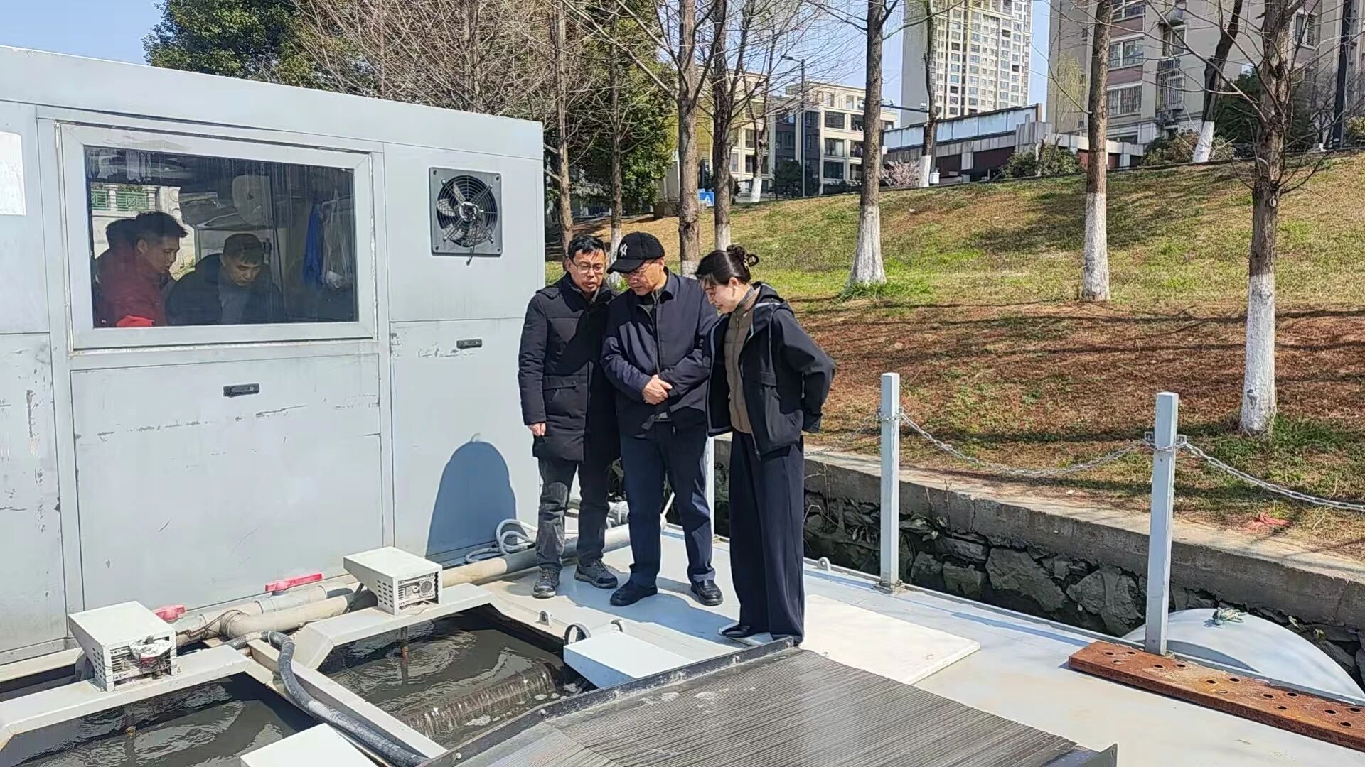 河海大学专家团队考察镇江团结河内源治理项目