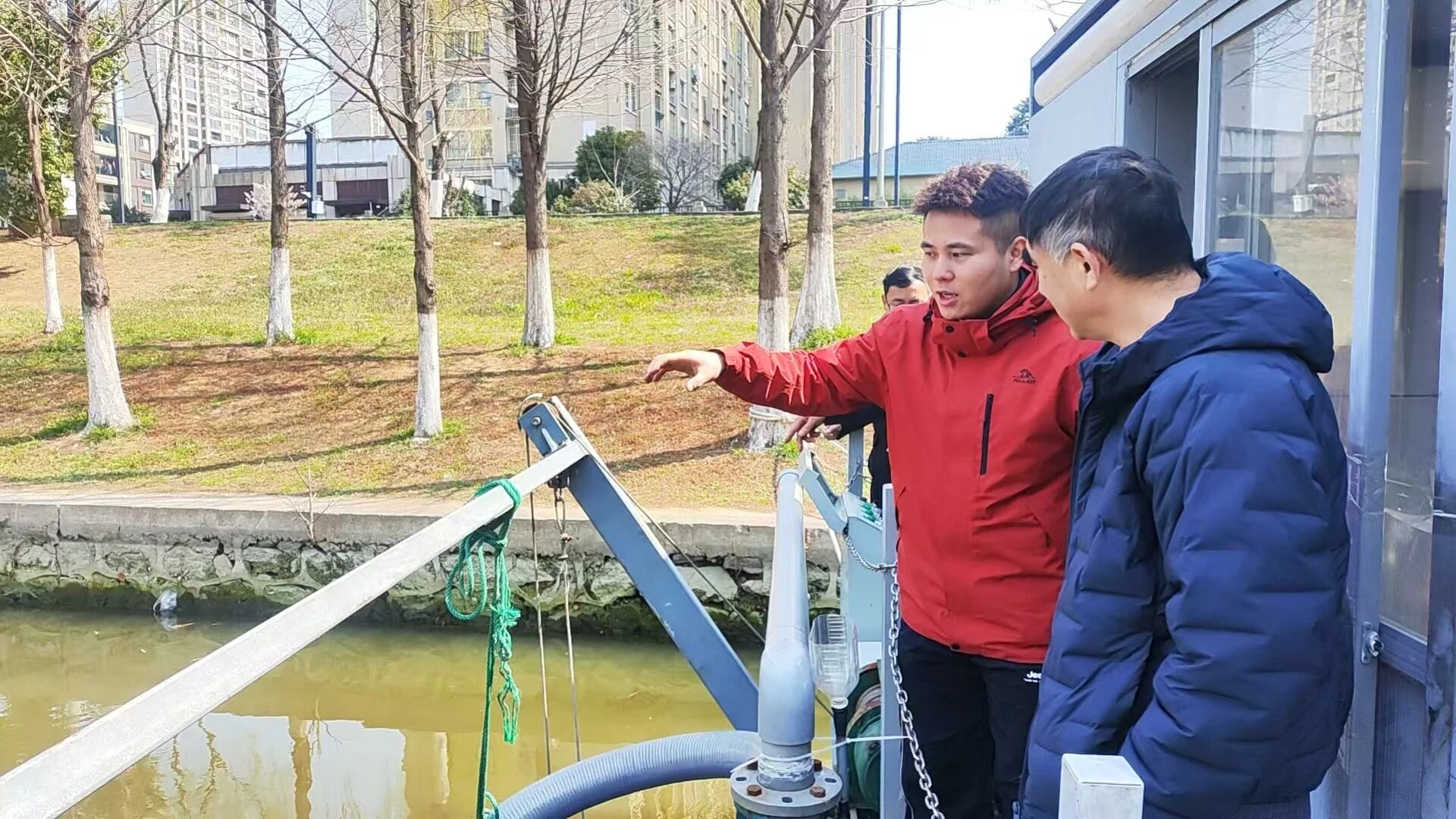 河海大学专家团队考察镇江团结河内源治理项目