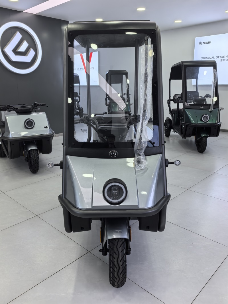 万仕达 斗号机器人 灰