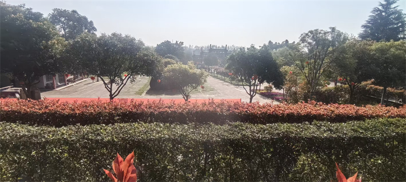 紫薇园：辛山乙向（坐西朝东）