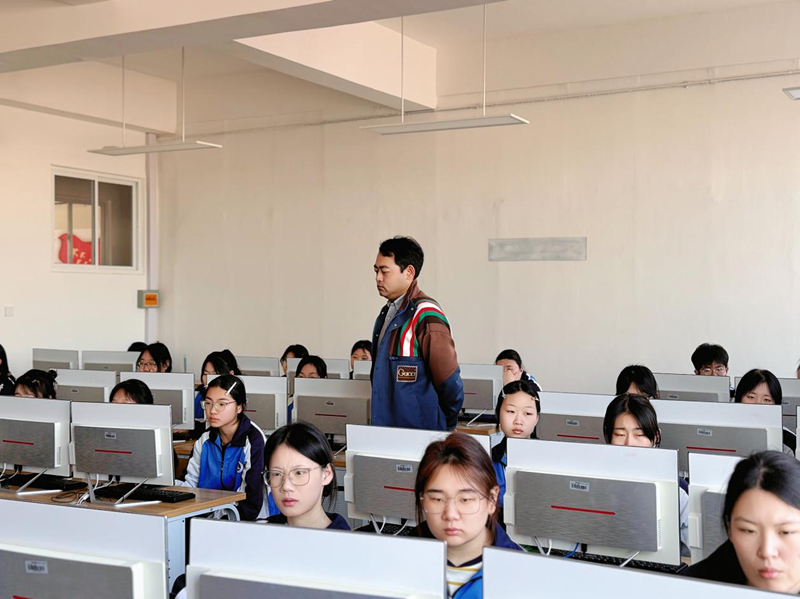 营口渤海卫生学校