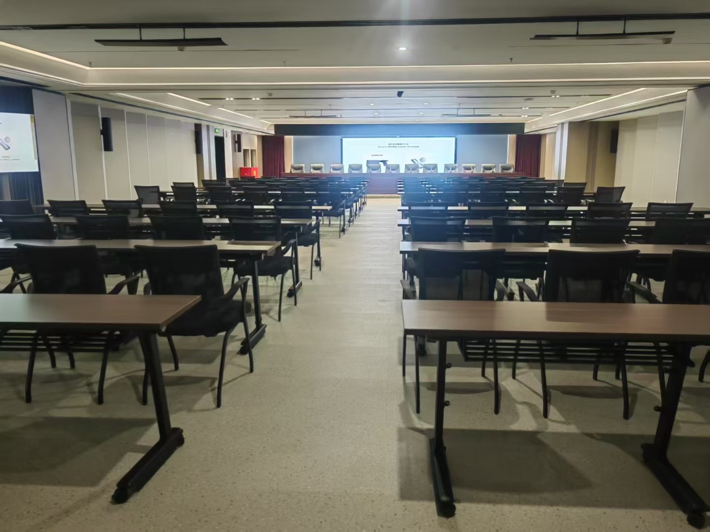 无线手拉手会议系统主机