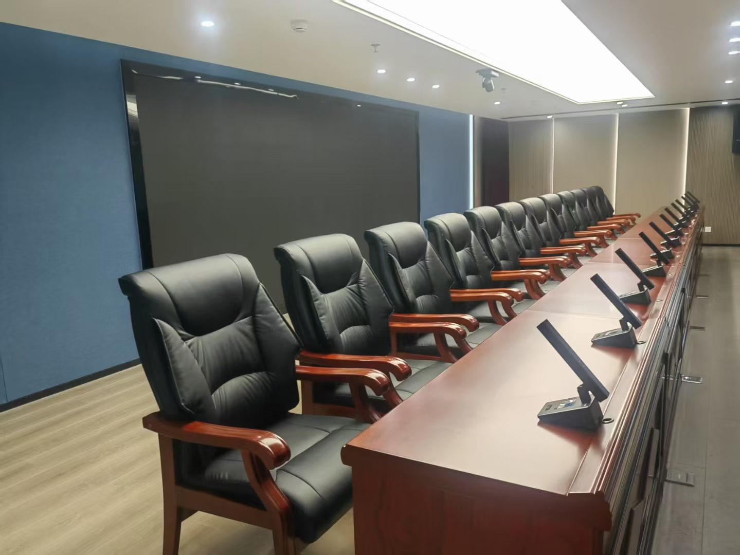 1775000248442975.jpg 无线会议系统