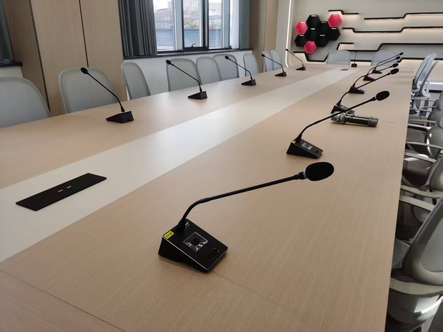 1775000249173010.jpg 无线会议系统