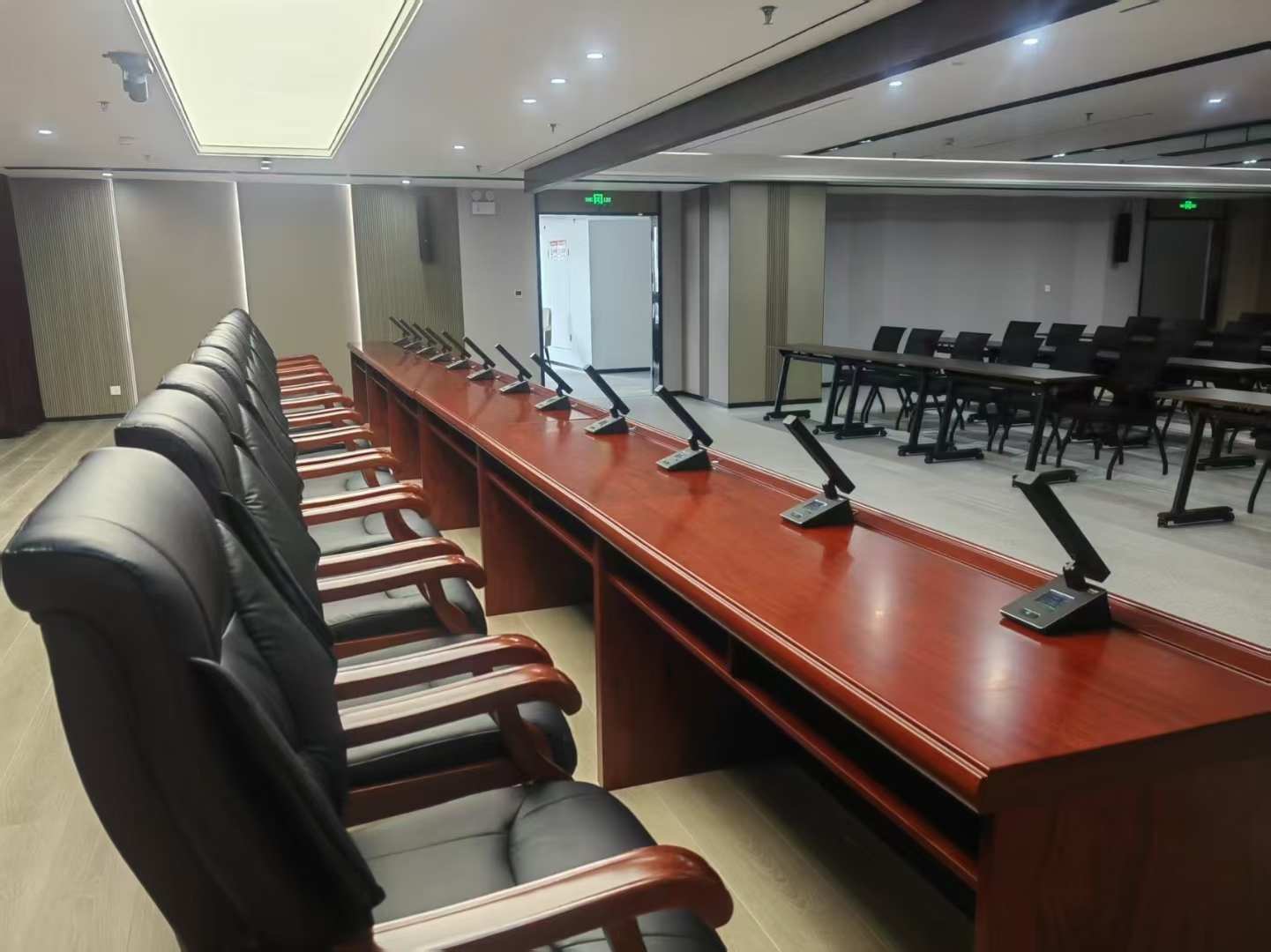 1775000249430058.jpg 无线会议系统