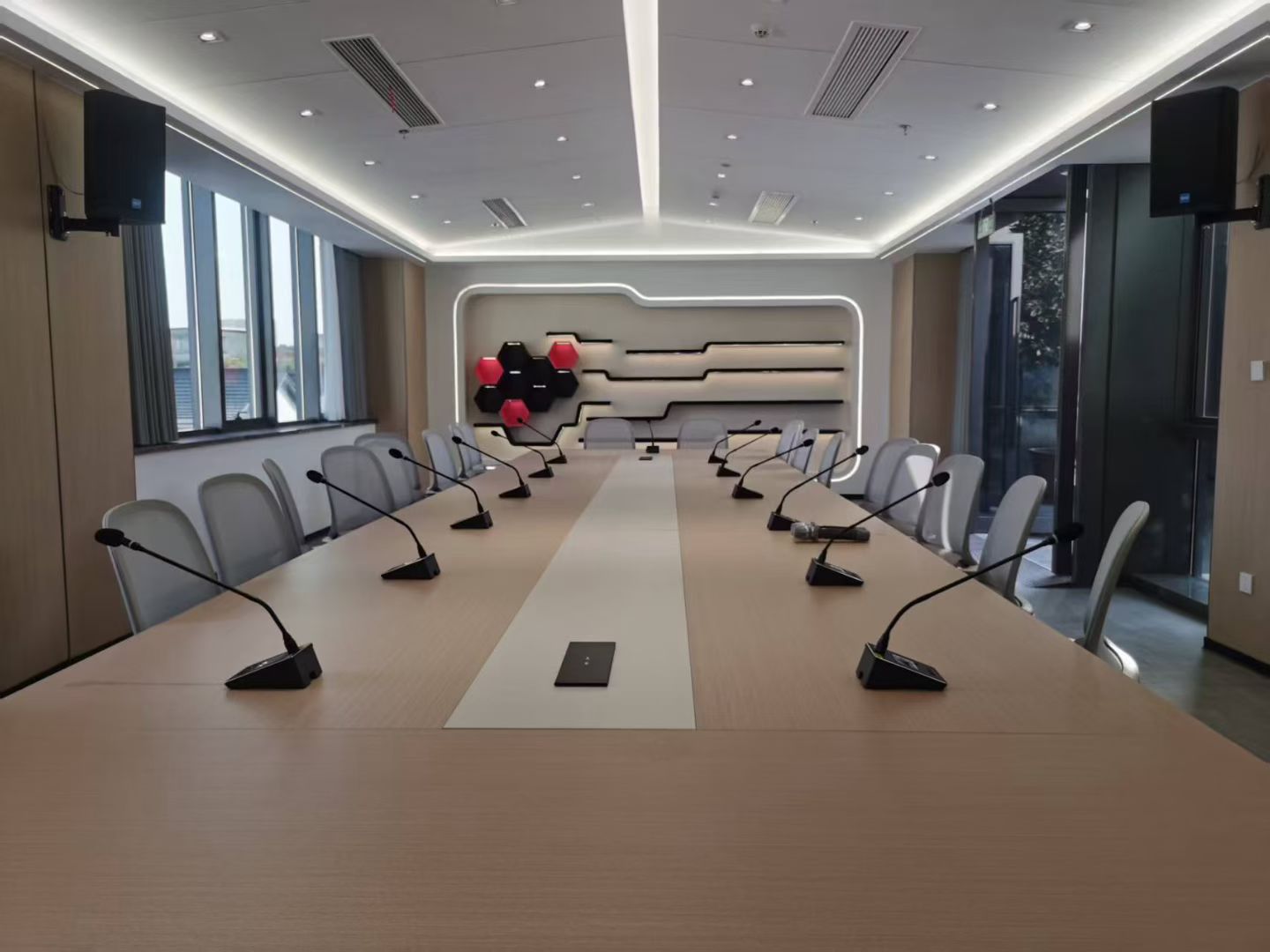 1775000250472334.jpg 无线会议系统