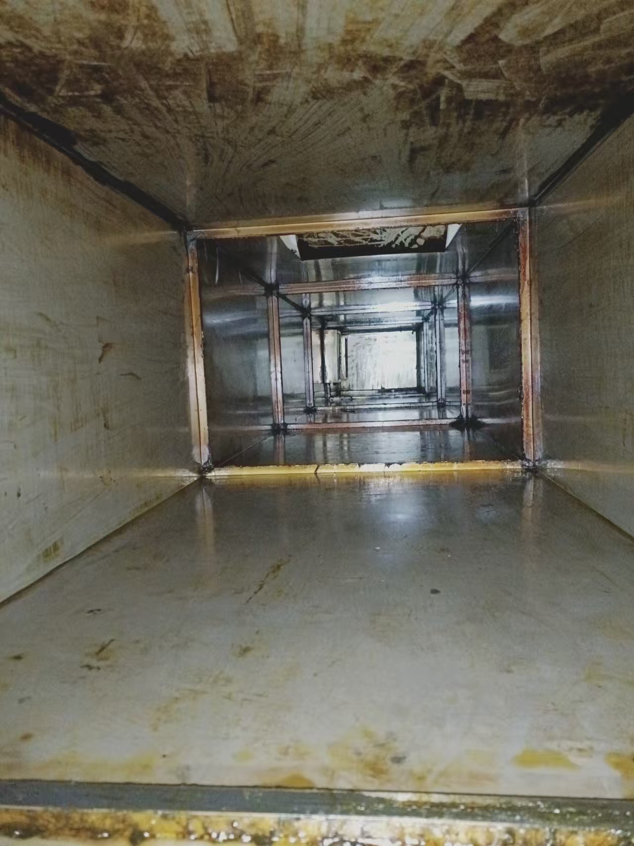 1775010876230096.jpg 油烟管道清洗