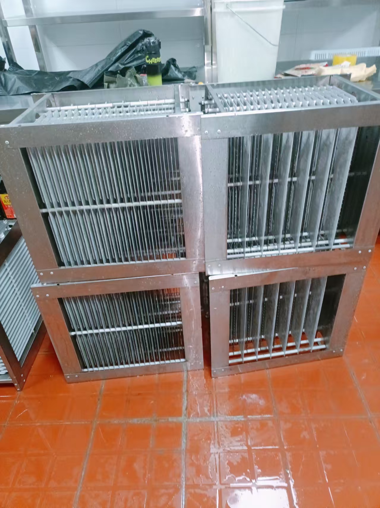 1775013174581974.jpg 油烟管道清洗