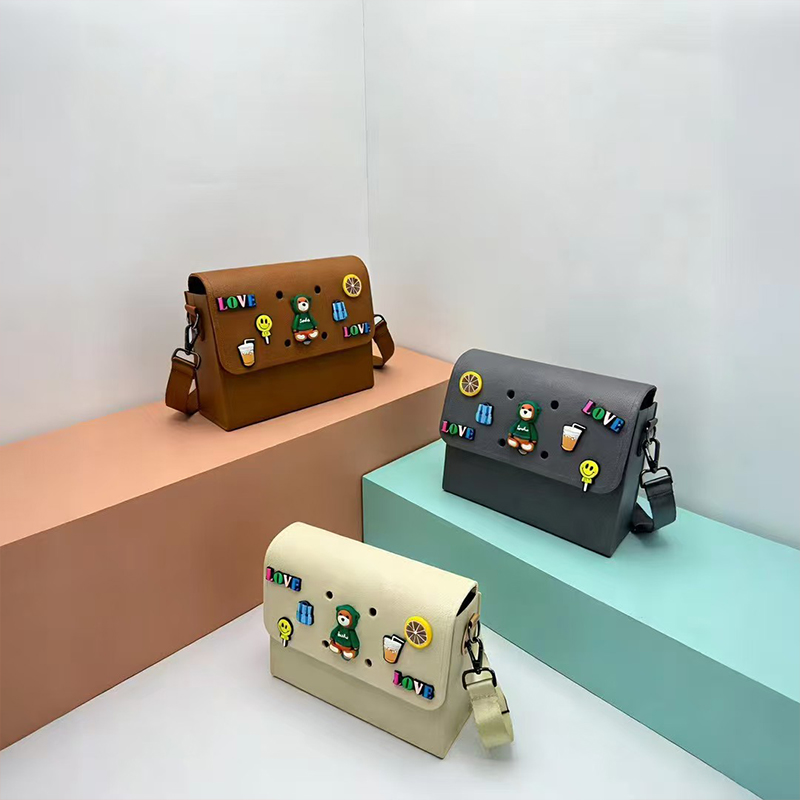 1775116708860533.jpg 雅购特拖鞋