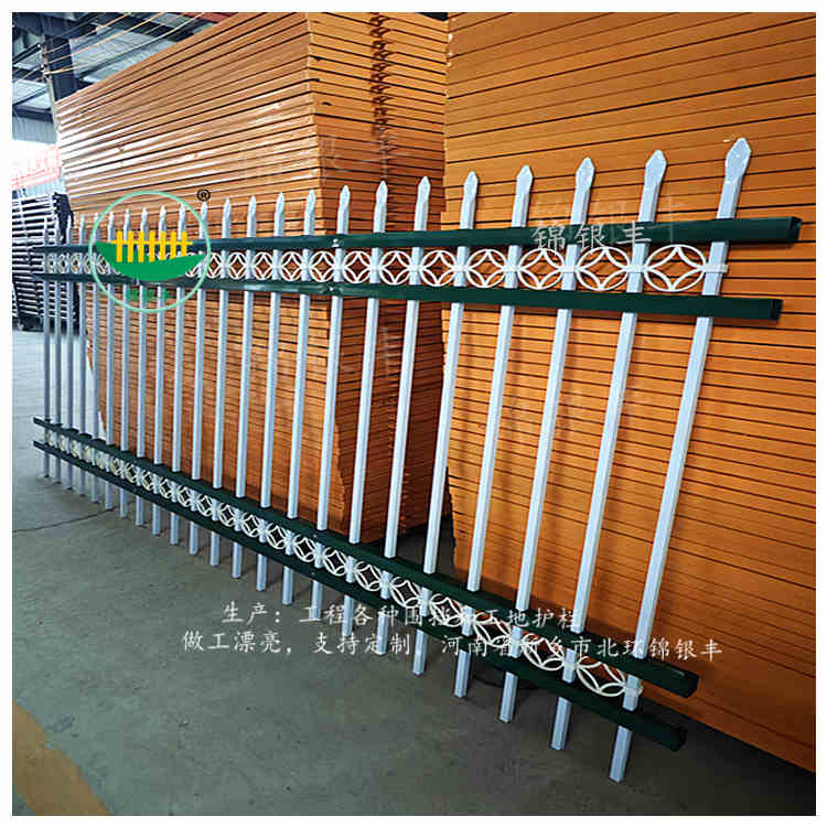 1775627855601100.jpg 围墙铁艺栏杆