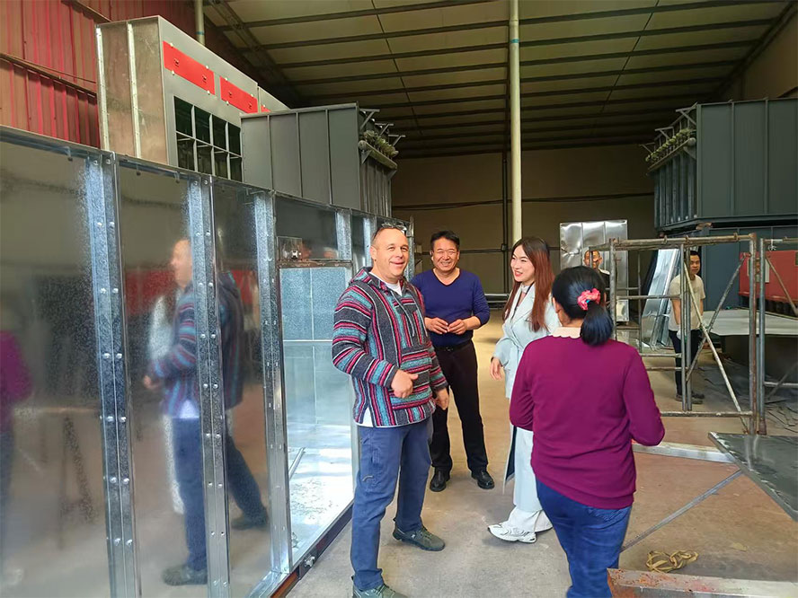 美国客户来我公司参观考察