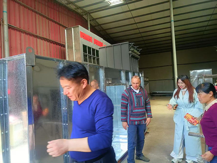 美国客户来我公司参观考察