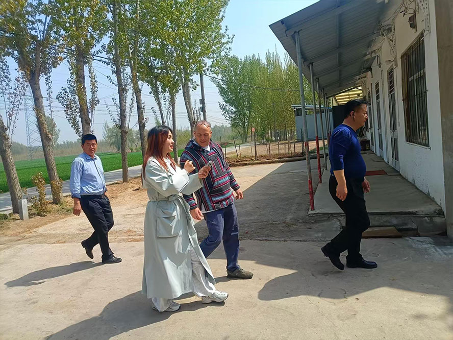 美国客户来我公司参观考察