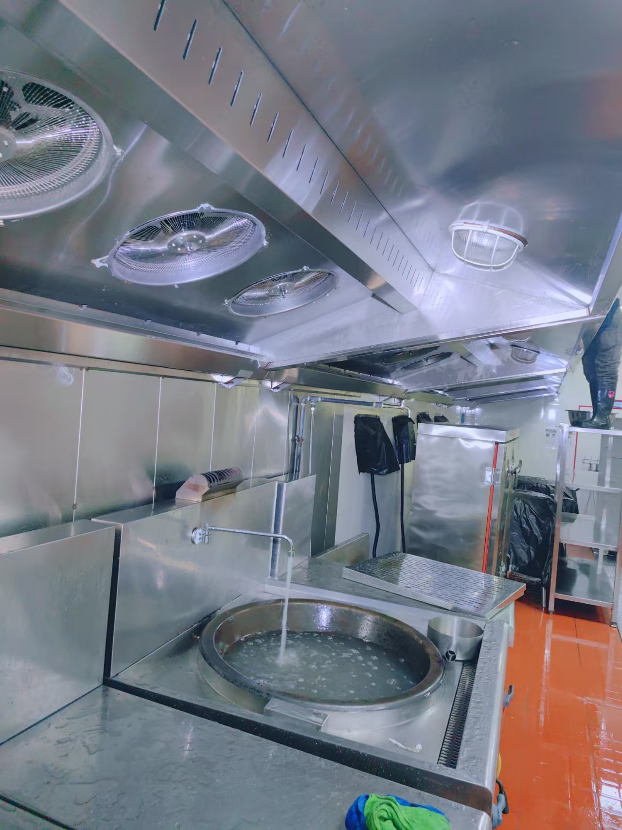 1776218289422896.jpg 排油烟系统清洗