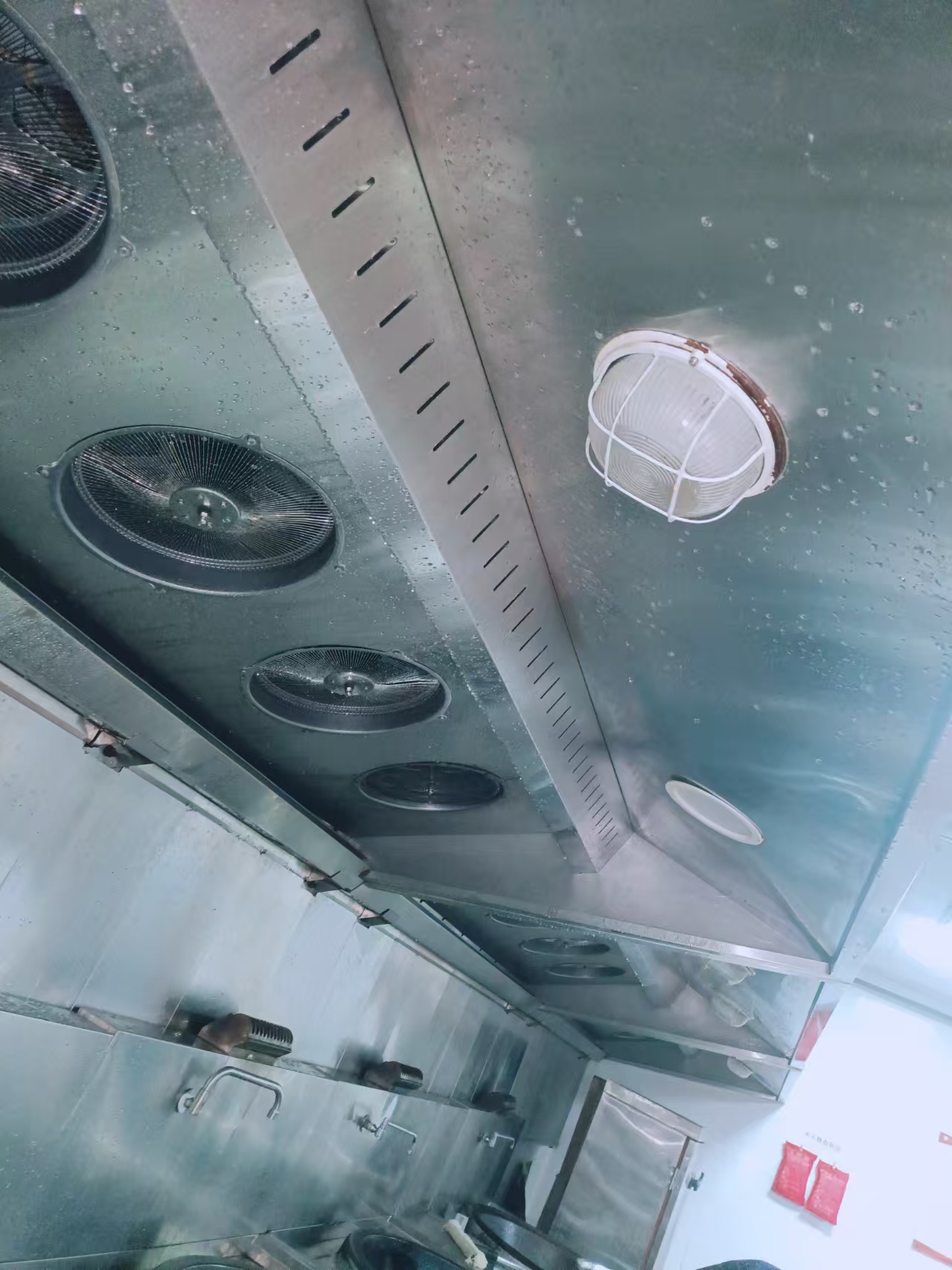 1776218488389982.jpg 排油烟系统清洗