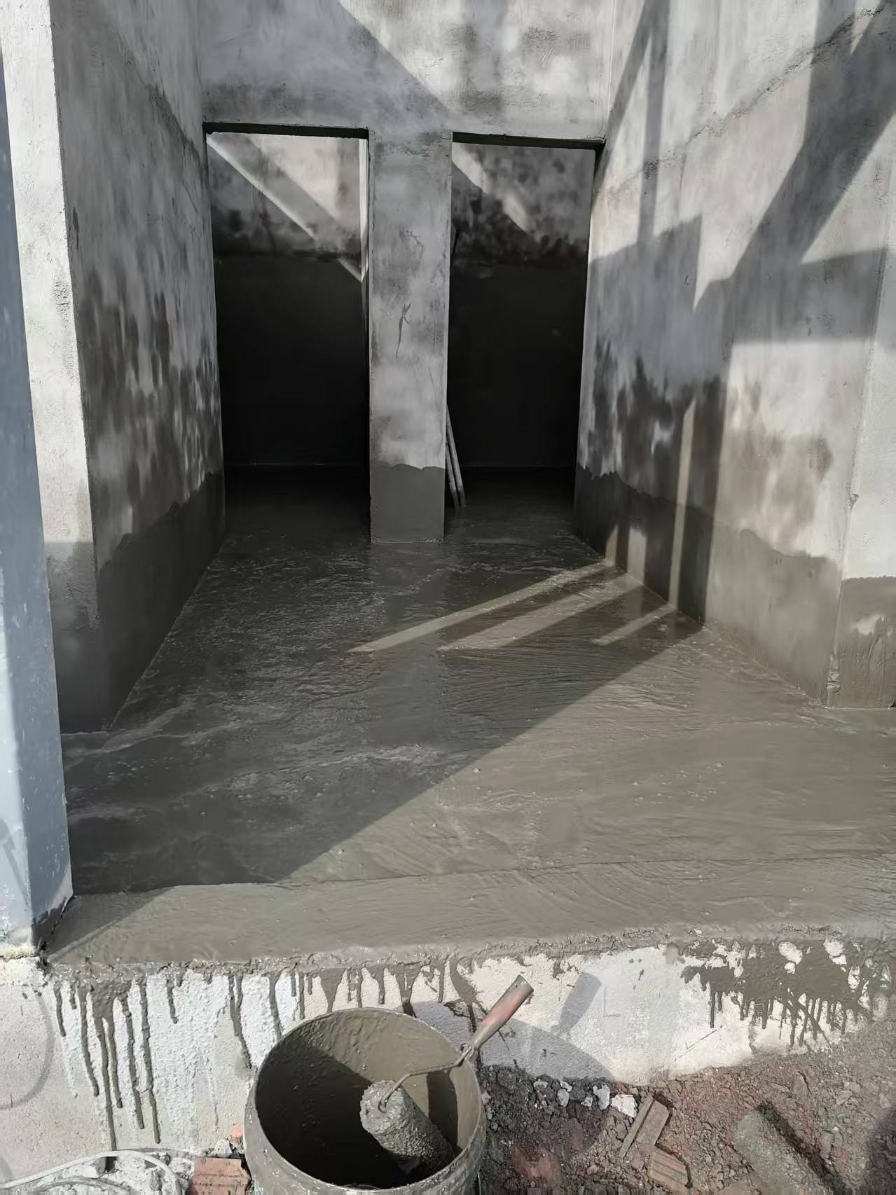 郫都区盼盼门业防水修缮