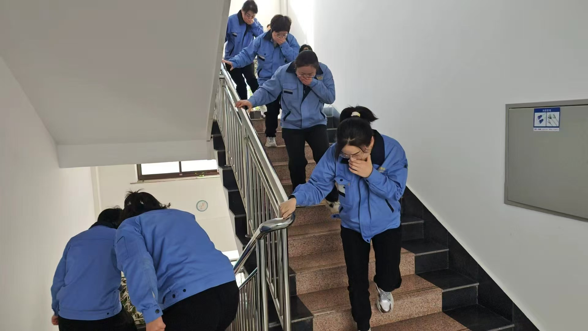 鲁威塑业消防演练顺利完成