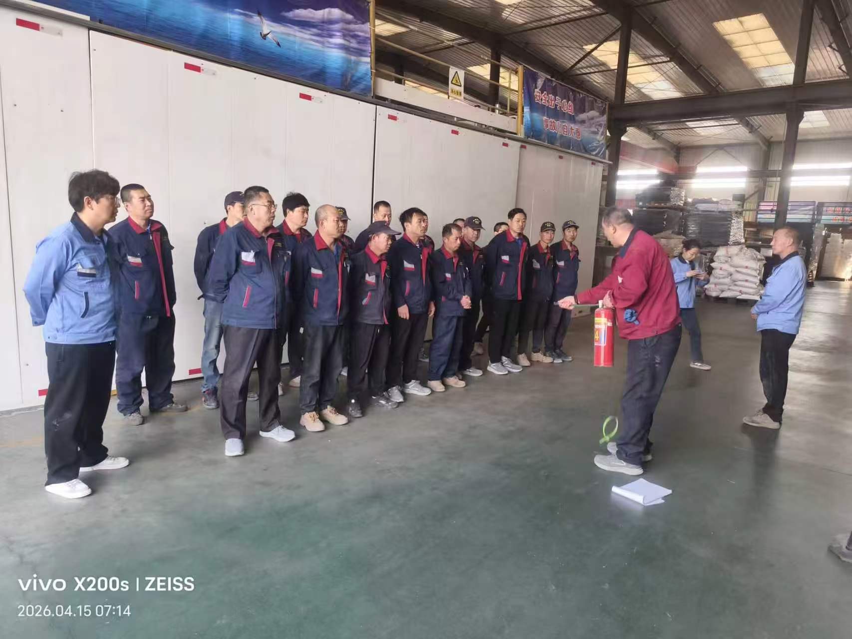 鲁威塑业消防演练顺利完成