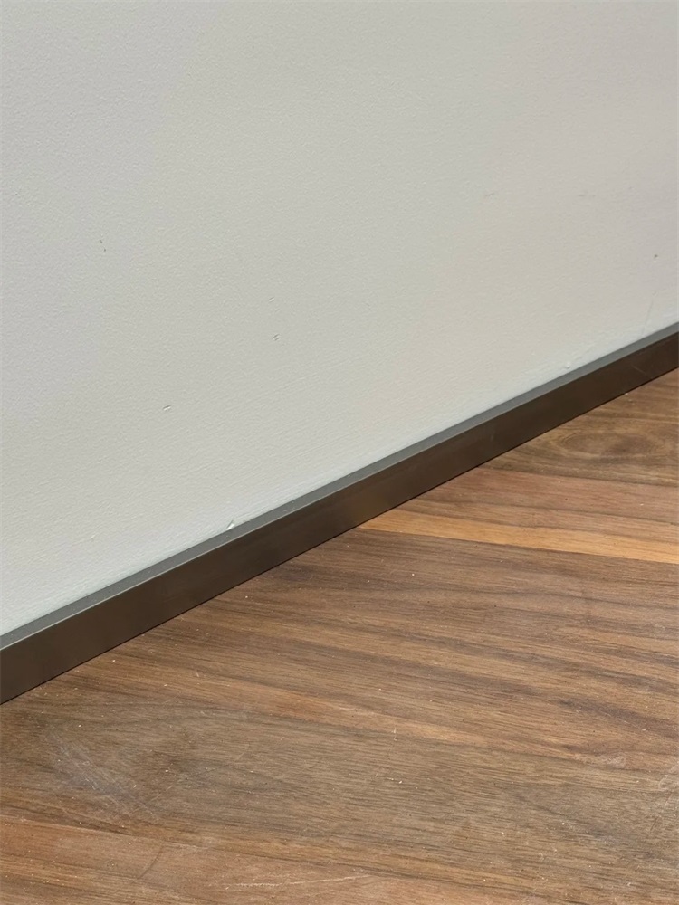 不锈钢踢脚踏线