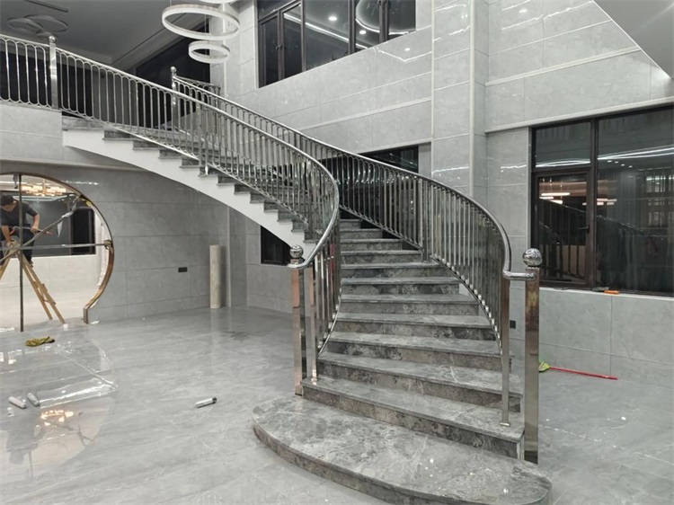 弧形不锈钢楼梯扶手