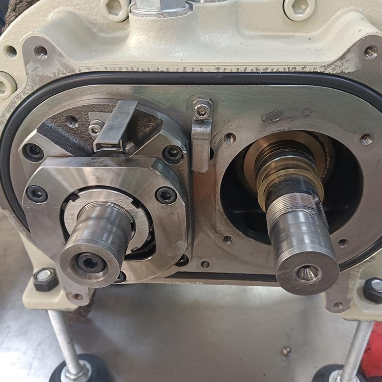 荏原干式真空泵