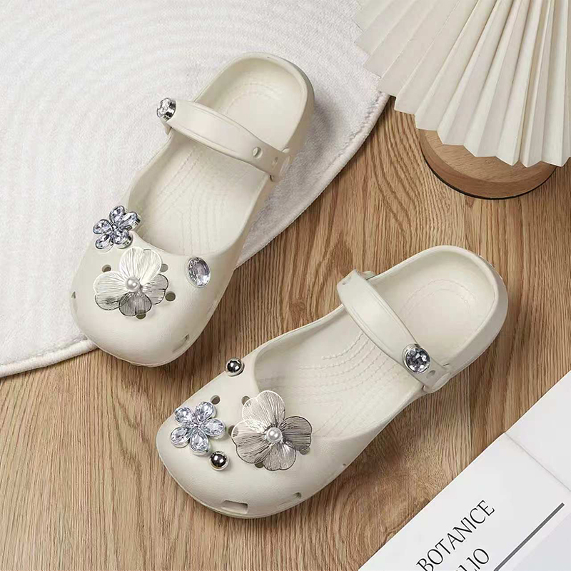 雅购特拖鞋